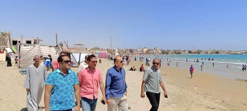 رئيس مدينة القصير يتابع الحالة العامة للشواطئ والمتنزهات