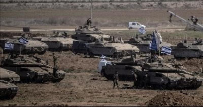 دبابات الاحتلال تتوغل شرق رفح الفلسطينية تحت غطاء من الطيران