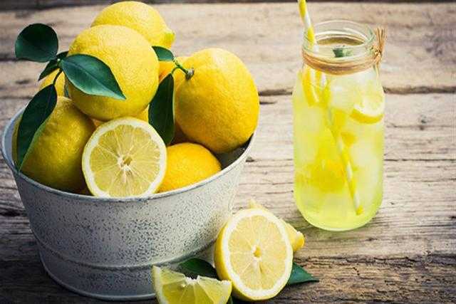 احذر تناول عصير الليمون على الريق