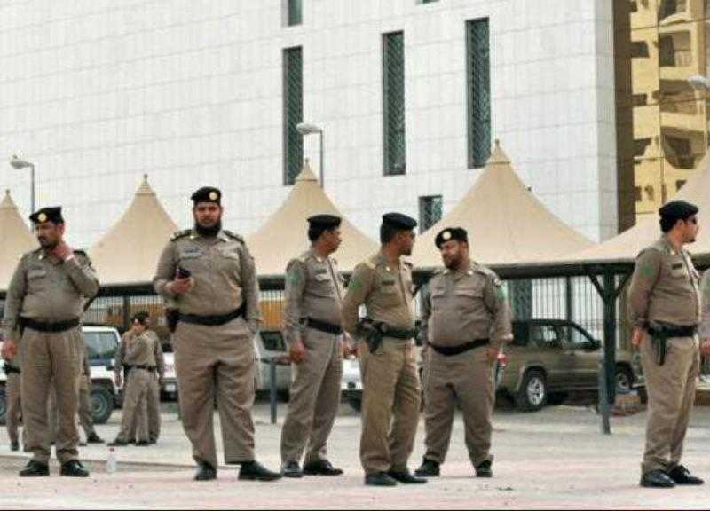 الأمن السعودي يوقف عدة أشخاص في المدينة: ضايقوا المارة