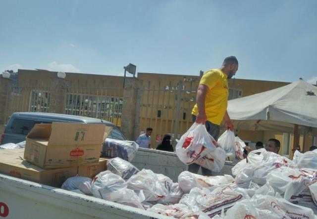 بالصور..مؤسسة أبو العينين توزع شنط رمضانية احتفالا بقدوم الشهر الكريم