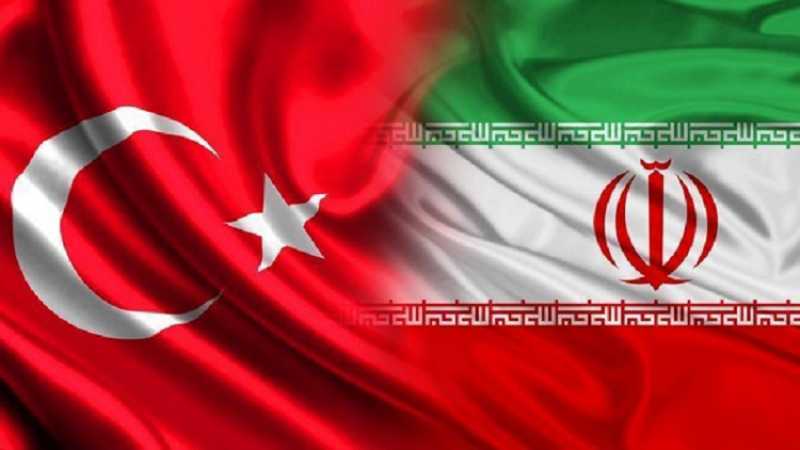 وزيرا خارجية إيران وتركيا يؤكدان على ضرورة تطوير العلاقات بين بلديهما