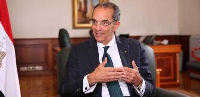وزير الاتصالات : 10 جيجا و 3 آلاف دقيقة مجانا للعاملين بالعزل الصحي .. فيديو