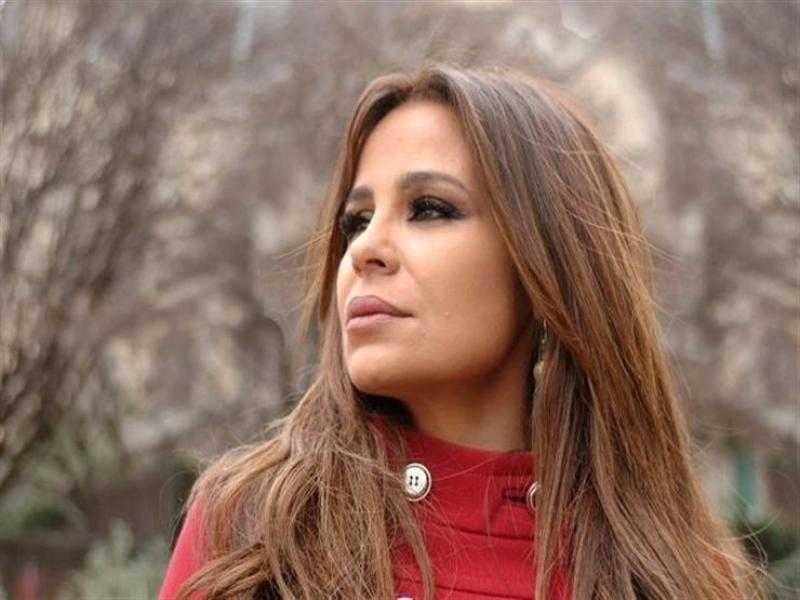 بالأبيض..كارول سماحه تشارك متابعهيا صور جديدة لها عبر إنستجرام