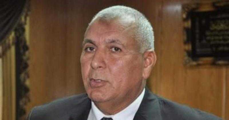 الزملوط: الانتهاء من إنشاء محطة الغاز الطبيعى الدائمة بالخارجة مارس القادم