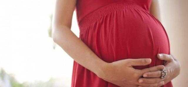 انفوجراف.. الأطعمة المفيدة للحوامل فى الأشهر الأولى