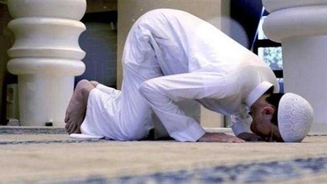 عالم أزهري يوضح : هل صلاة العشاء والفجر في جماعة تغني عن قيام ليلة القدر