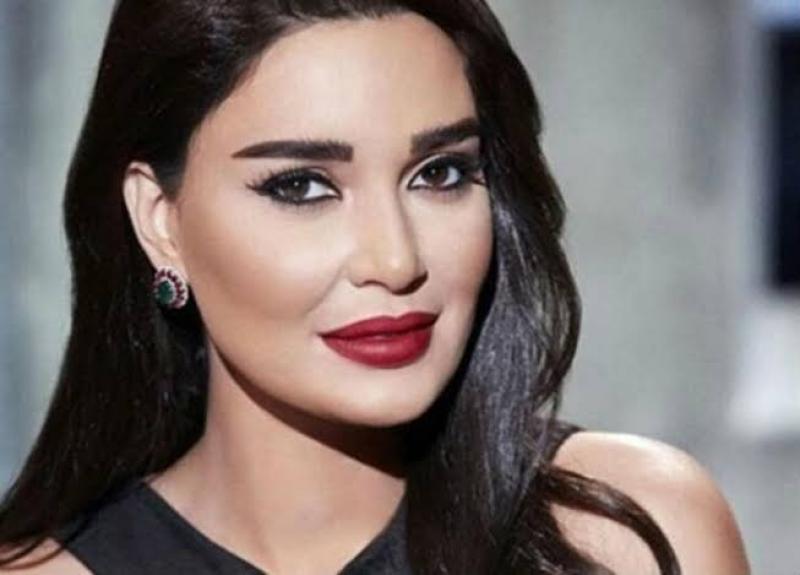 سيرين عبدالنور تطل بالأسود المرصع بحبات الكريستال