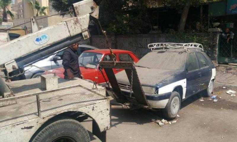 رفع 40 سيارة ودراجة نارية متروكة ومتهالكة من الشوارع بحملات مرورية