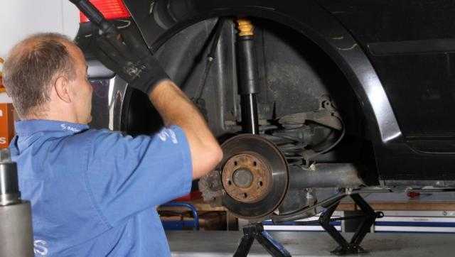 خبراء يحذرون من ممتصات الصدمات التالفة في سيارتك