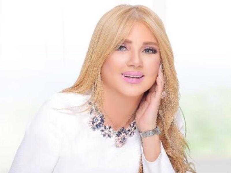 بالعباية.. ندى بسيوني تتألق في أحدث جلسة تصوير