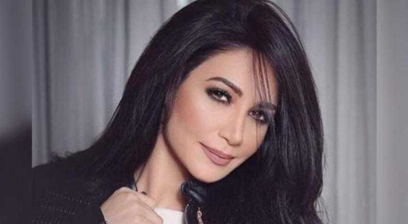 ديانا حداد تشعل الأجواء بالأسود اللامع في حفلها الأخير (شاهد)