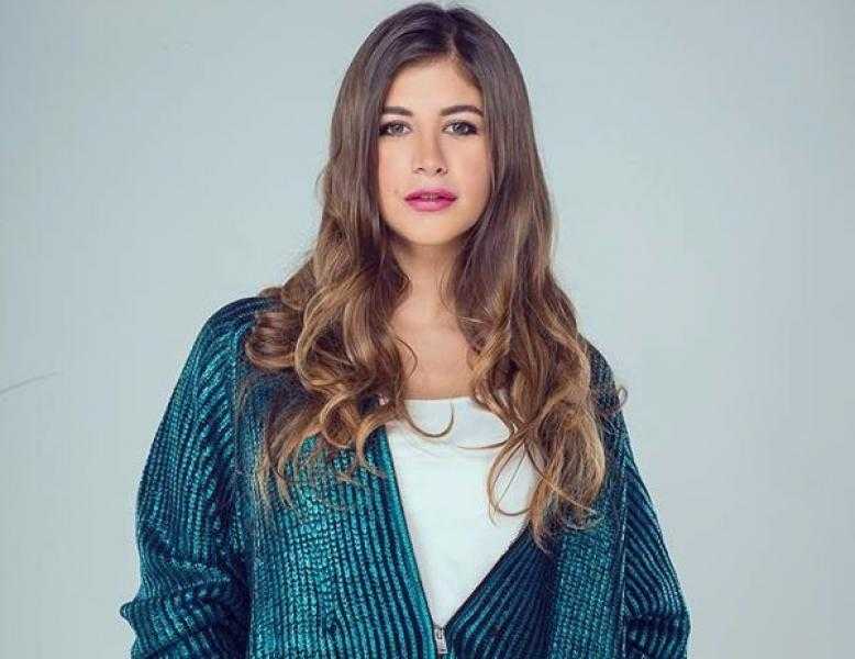بـ الأسود الجريء.. ملك قورة تخطف الأنظار بإطلالة تثير الجدل
