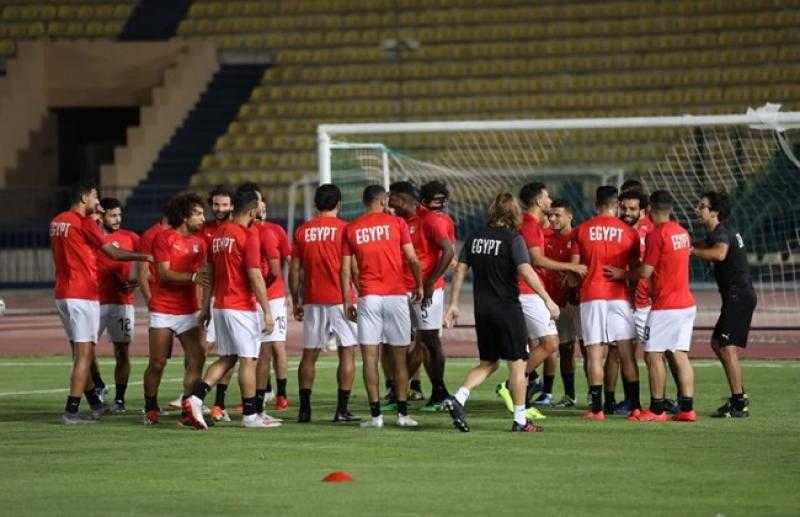 حسام حسن يطالب لاعبي المنتخب بتحقيق الفوز على غينيا بيساو