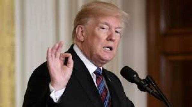 الرئيس الأمريكي يعلن الحرب على «جوجل» و «فيس بوك»