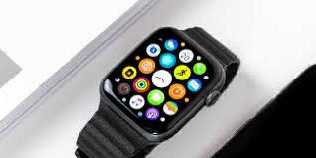 كل ما تحتاج معرفته عنها ” Apple Watch 5”