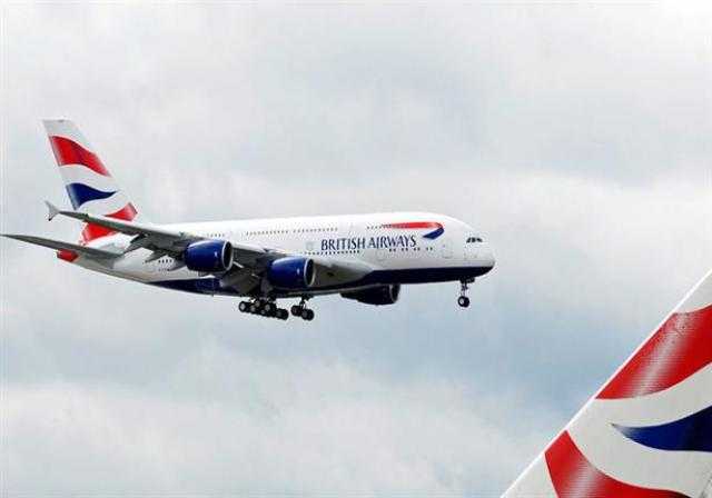 السفير البريطاني: تعليق الرحلات البريطانية إلى مصر قرار منفرد