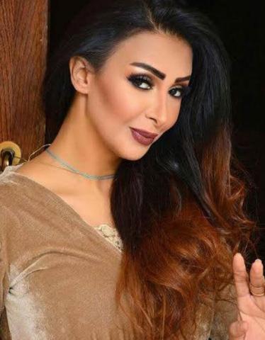 الفنانة شاهيناز