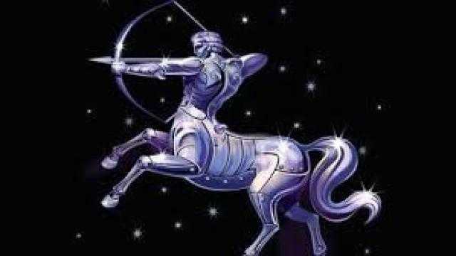 حظك اليوم| علماء الفلك لـ«برج القوس»: «غدًا تتأخر الحلول وتقل الحظوظ»