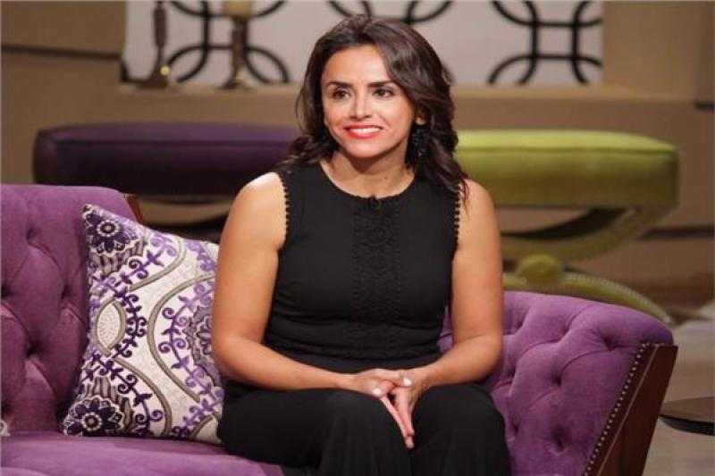 والدة الفنانة علا رشدي توجه اتهاما لخادمتها بالاستيلاء على 10 آلاف دولار