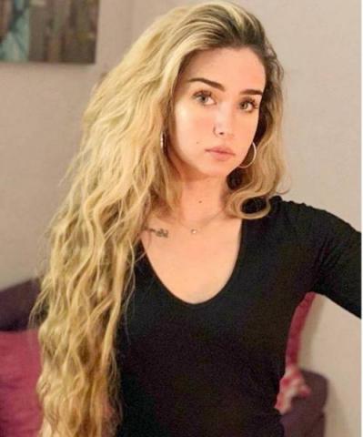 هنا الزاهد