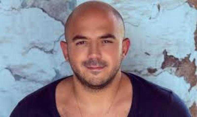 قادرة بضحكة تولّعها.. محمود العسيلى يطرح ”الدلوعة” وهذه كلماتها