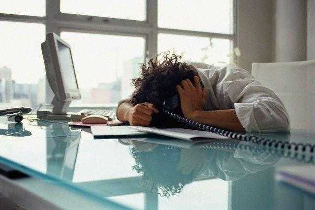 بالفيديو.. تعرف على سبل التعامل مع إحباط العمل والتخلص منه
