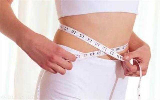 «وداعًا للكرش نهائيًا».. مشروب طبيعي للتخسيس
