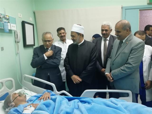 الطيب خلال جولته التفقدية لمستشفى جامعة الأزهر التخصصي بمدينة نصر