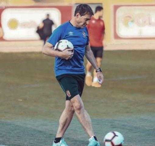 بالفيديو .. هاني حتحوت يكشف أسباب عصبية فايلر خلال أول مران للأهلي