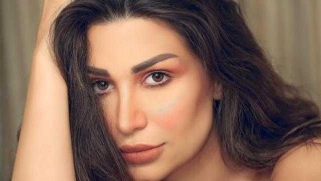 بالأسود.. سارة نخلة تبهر جمهورها بإطلالة جذابة