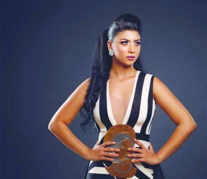 فيديو عفوي.. كارولين عزمي تخطف الأنظار على إنستجرام.. شاهد