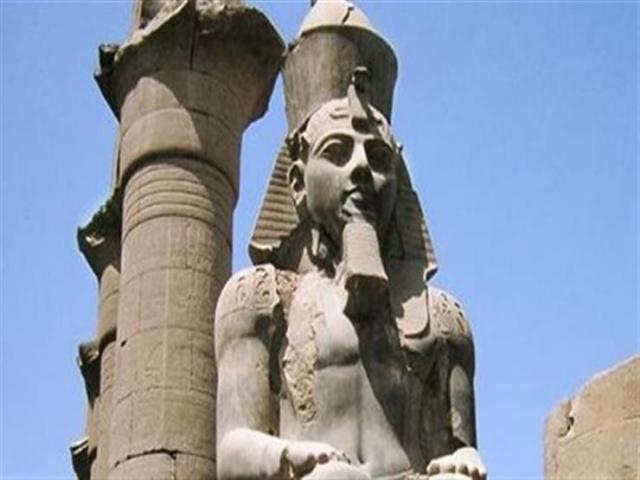 تمثال رمسيس الثانى
