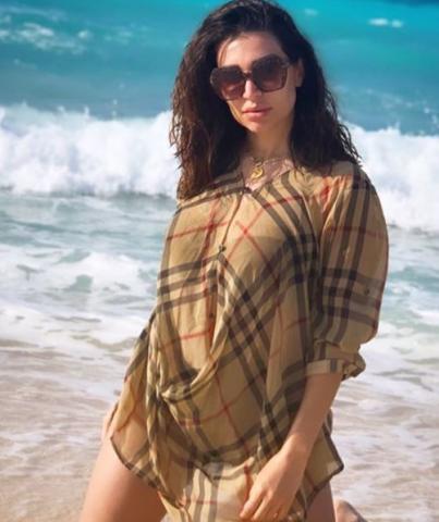 نقل سارة نخلة للمستشفى بسبب نملة صورة فنون خط أحمر