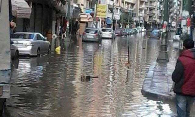 شارع على عبد المجيد يغرق في مياه الصرف الصحي بعزبة النخل