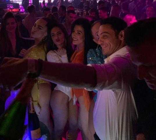 الشعب يرد| تعرف على الوجة الآخر للمقاول والفنان محمد