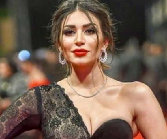 سارة نخلة