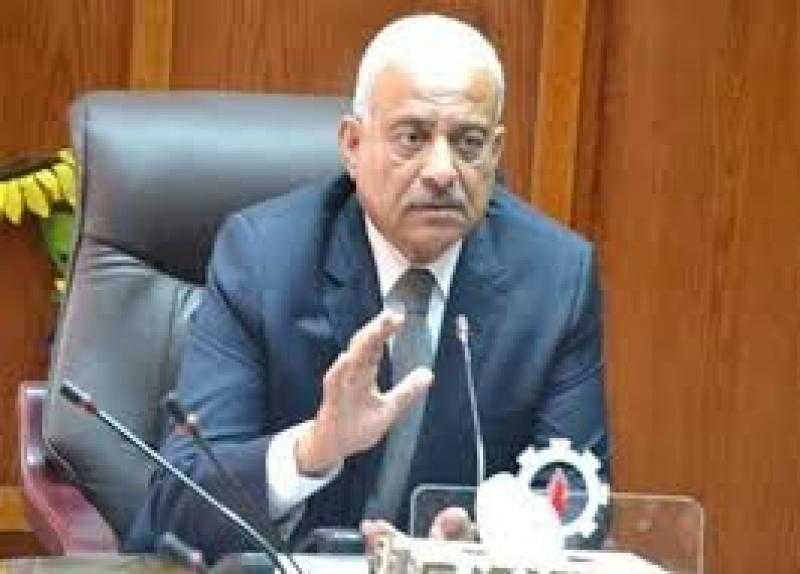 محافظ السويس: تشكيل لجنة لمتابعة تسليم المدافن لمستحقيها