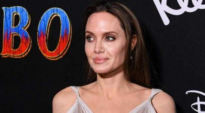 أنجلينا جولي وبراد بيت يتوصلان إلى تسوية طلاق بعد 8 سنوات