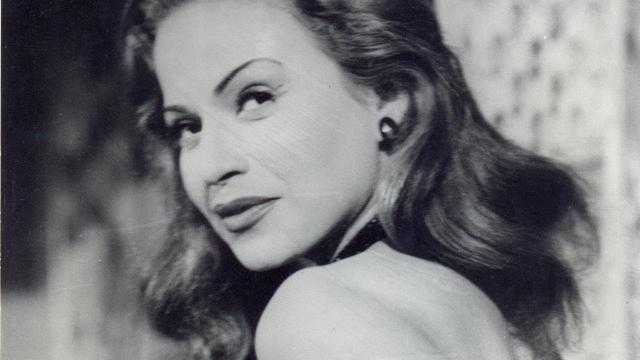 كيف هربت «هند رستم» من الموت بأعجوبة داخل الأسانسير