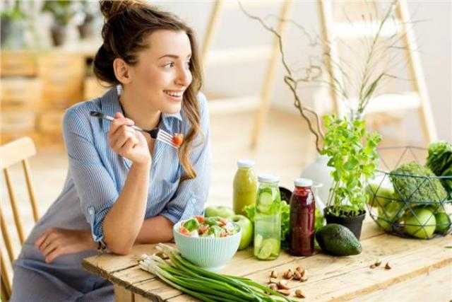 في اليوم العالمي لـ”النباتيين”.. دراسة: أقل شعوراً بالسعادة والثقة بالنفس.