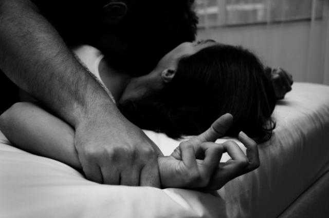 للمُتزوجين فقط.. كورونا وكارثة العدوى على فراش المحبة