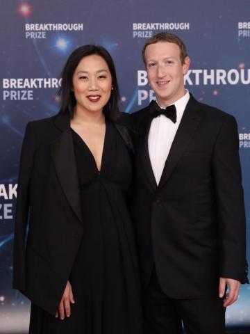 بالصور .. مؤسس الـ«فيس بوك» يحتفل بتوزيع جائزة Breakthrough Prize