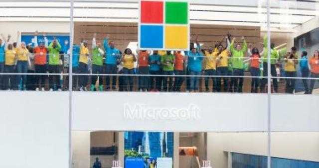 مايكروسوفت تطلق تطبيقات Office للهواتف الذكية