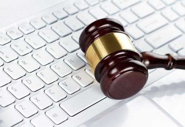 6 مخالفات تعرضك للحبس بقانون «جرائم الإنترنت»