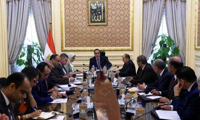 تحديات المستثمرين بقطاع الدواء.. مدبولي: مستعدون لتذليل كافة المعوقات.. و”المركزي” يعيد هيكلة شركة ”النصر”