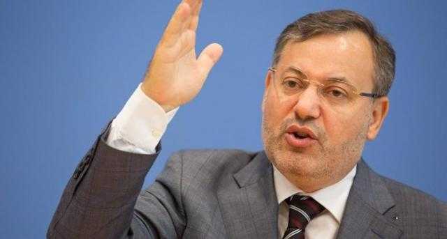 الباز يكشف تدليس «أحمد منصور» ويؤكد : عيل إخواني ثقيل الظل