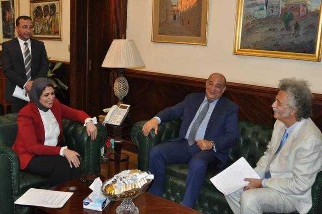 بالفيديو .. حمدي رزق يشيد بوزيرة الصحة بعد حل أزمة التكليف