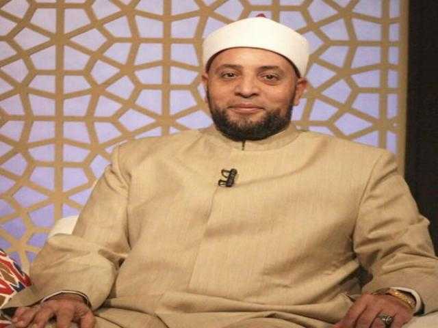 داعية: الدفاع عن النبي لا يكون بالسباب (فيديو)
