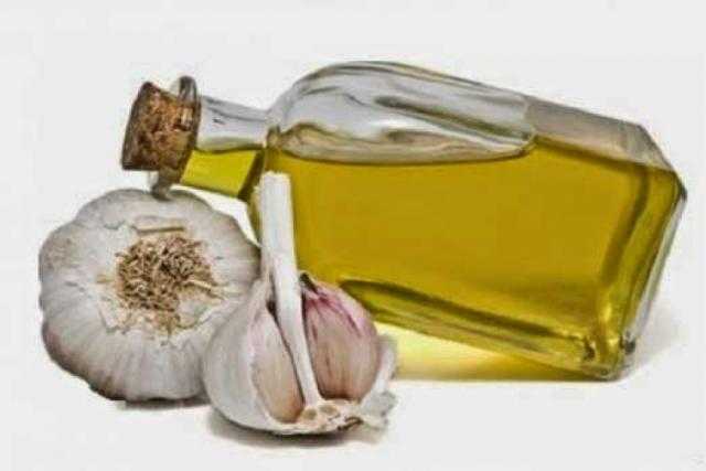 «زيت الثوم».. الحل المثالي للحماية من الزهايمر